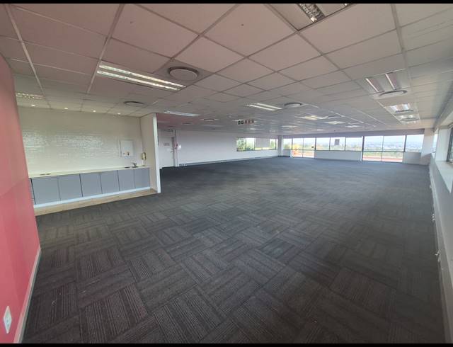 906M² OFFICE TO LET IN WOODMEAD